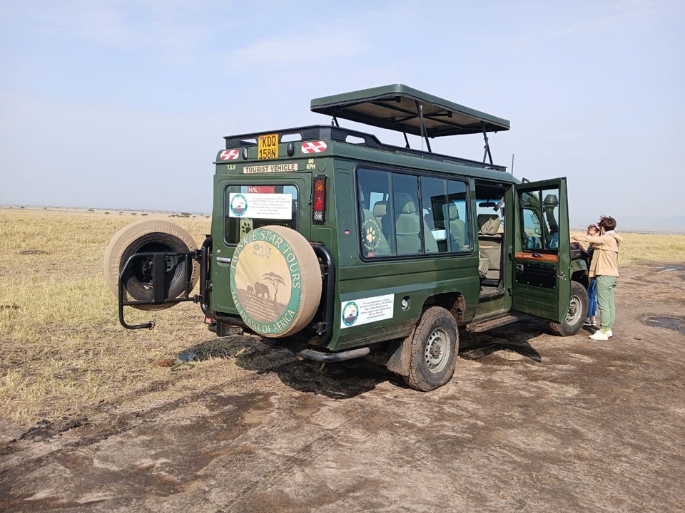 twinkle star tours and safaris tour vehicle